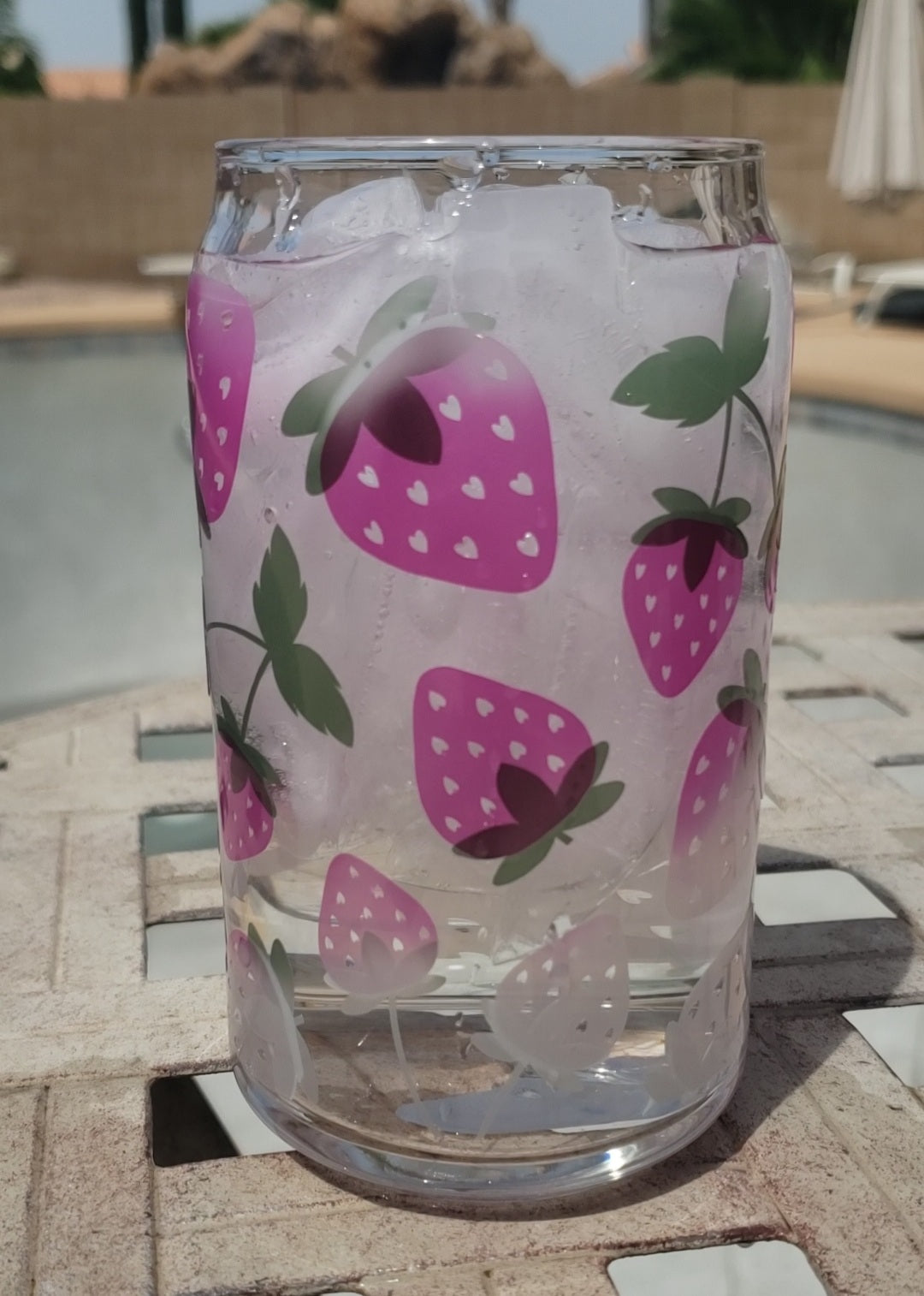 Strawberry Can Glass 16 oz