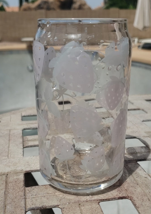 Strawberry Can Glass 16 oz